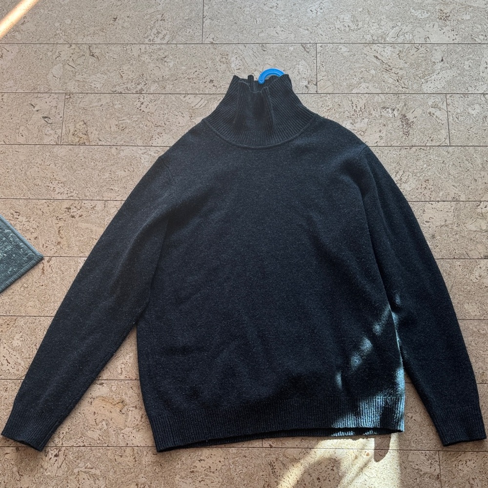 Men's Charcoal Turtle neck sweater - Picture 3 of 4